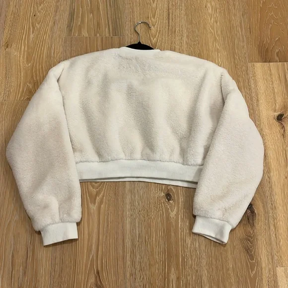 Signature8 Sweater - Picture 2 of 5